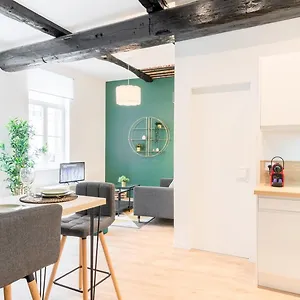 vieux-lille-nice-apartment-renovated-with-character.lillehotels.org/